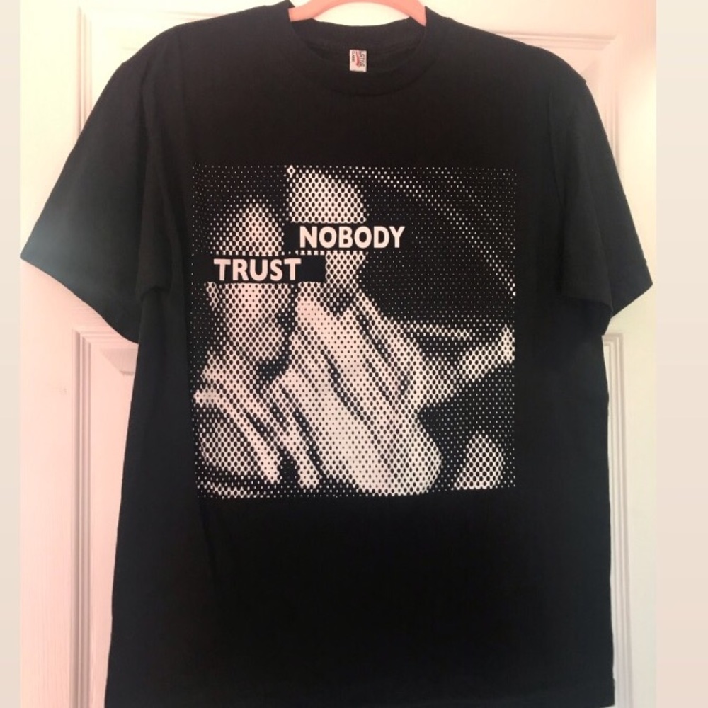Trust nobody Tupac Suge  Knight tee